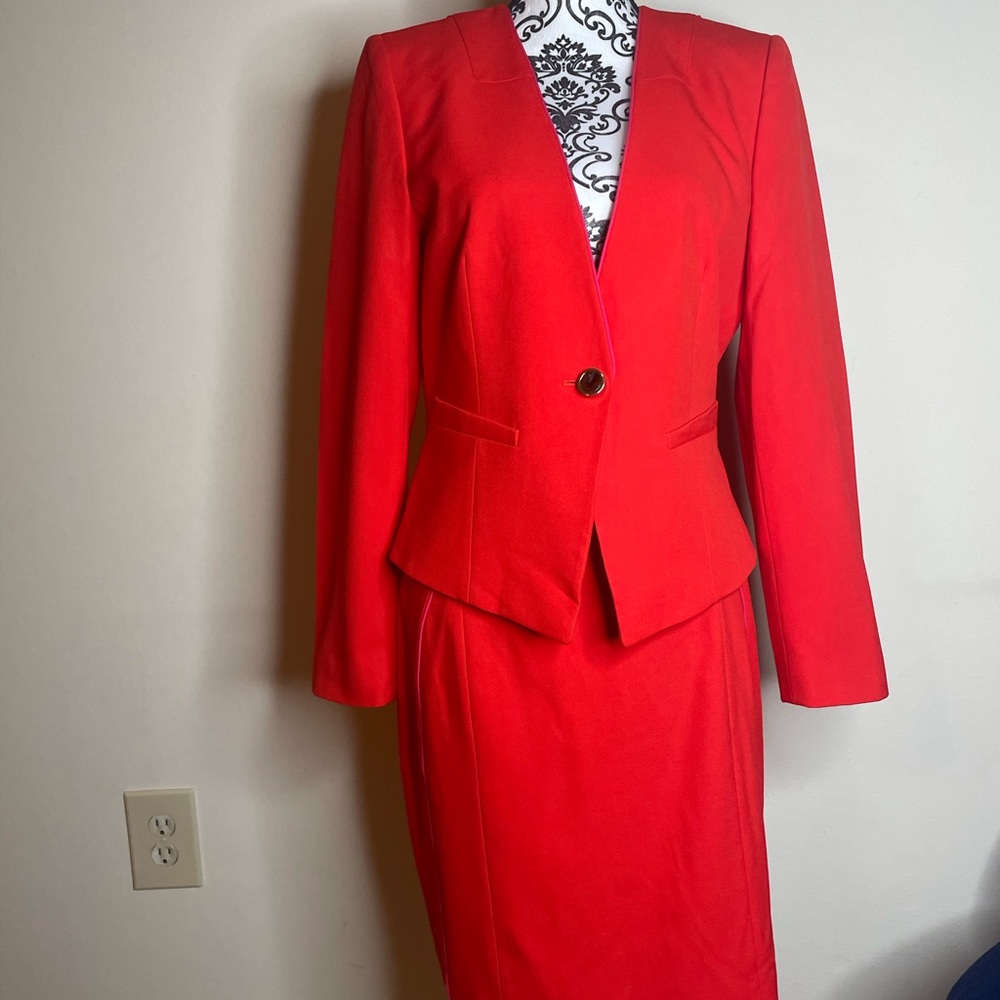 Two piece Gianni Bini blazer/skirt suit.